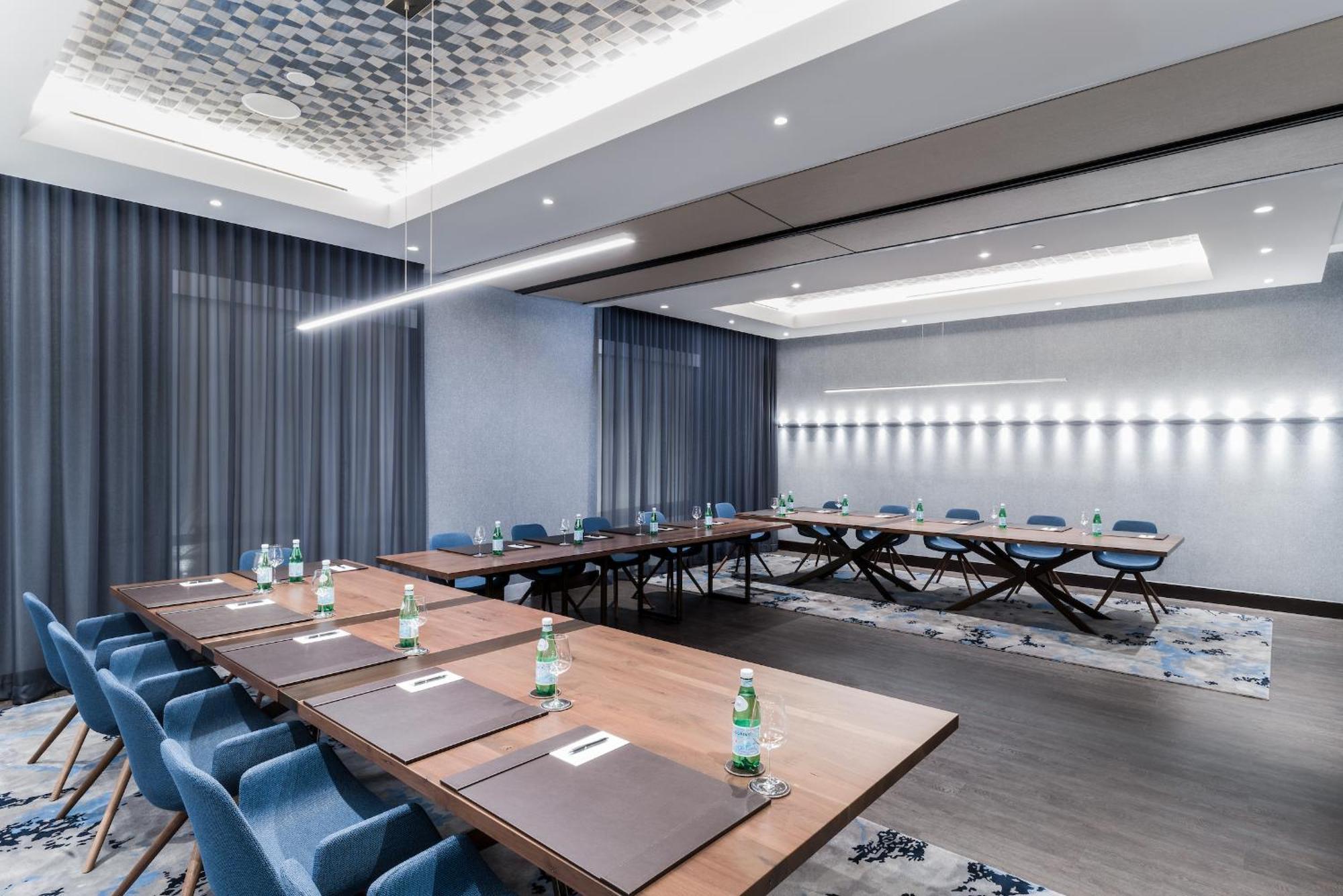 Innovation Hotel Naples Park Ngoại thất bức ảnh